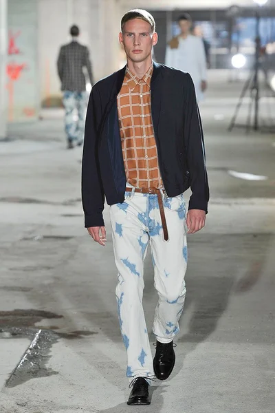 Look 29